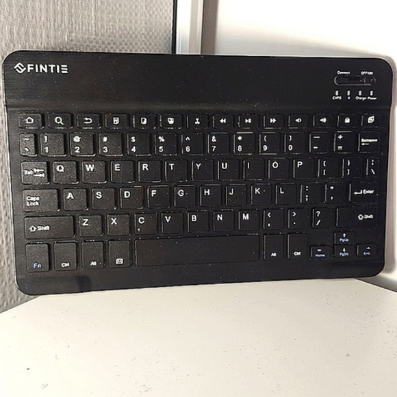 Wireless Keyboard - Picture 1 of 5